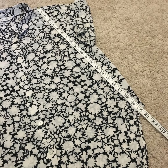 B&W Floral Country Girl Chiffon Flutter Sleeve Tie Hem Button Up Blouse - Picture 16 of 16